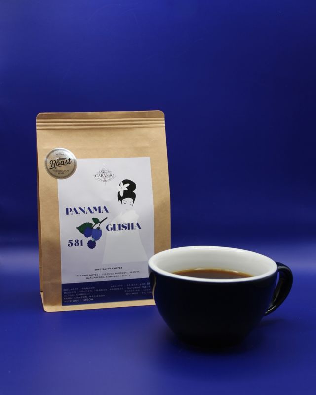🚀 Nouveau bijou venu du Panama ! 🇵🇦✨
Plongez dans l’univers de la célèbre Janson Coffee Farm avec notre tout dernier café : Panama Geisha 581 ☕️. Récolté à 1350m d’altitude en février 2024, ce lot au process naturel avec une fermentation anaérobique de 58h révèle un résultat tout simplement éblouissant !
Au menu : fleur d’oranger, jasmin, mûre et une acidité complexe. 🤩
Torréfaction claire, parfaite pour une extraction en méthode douce. ☕️
⚠️ Quantité limitée, disponible en ligne et dans nos deux boutiques à Genève 🛒
#coffee #specialtycoffee #carasso #cafescarasso #roaster #café #panama #geisha #panamageisha